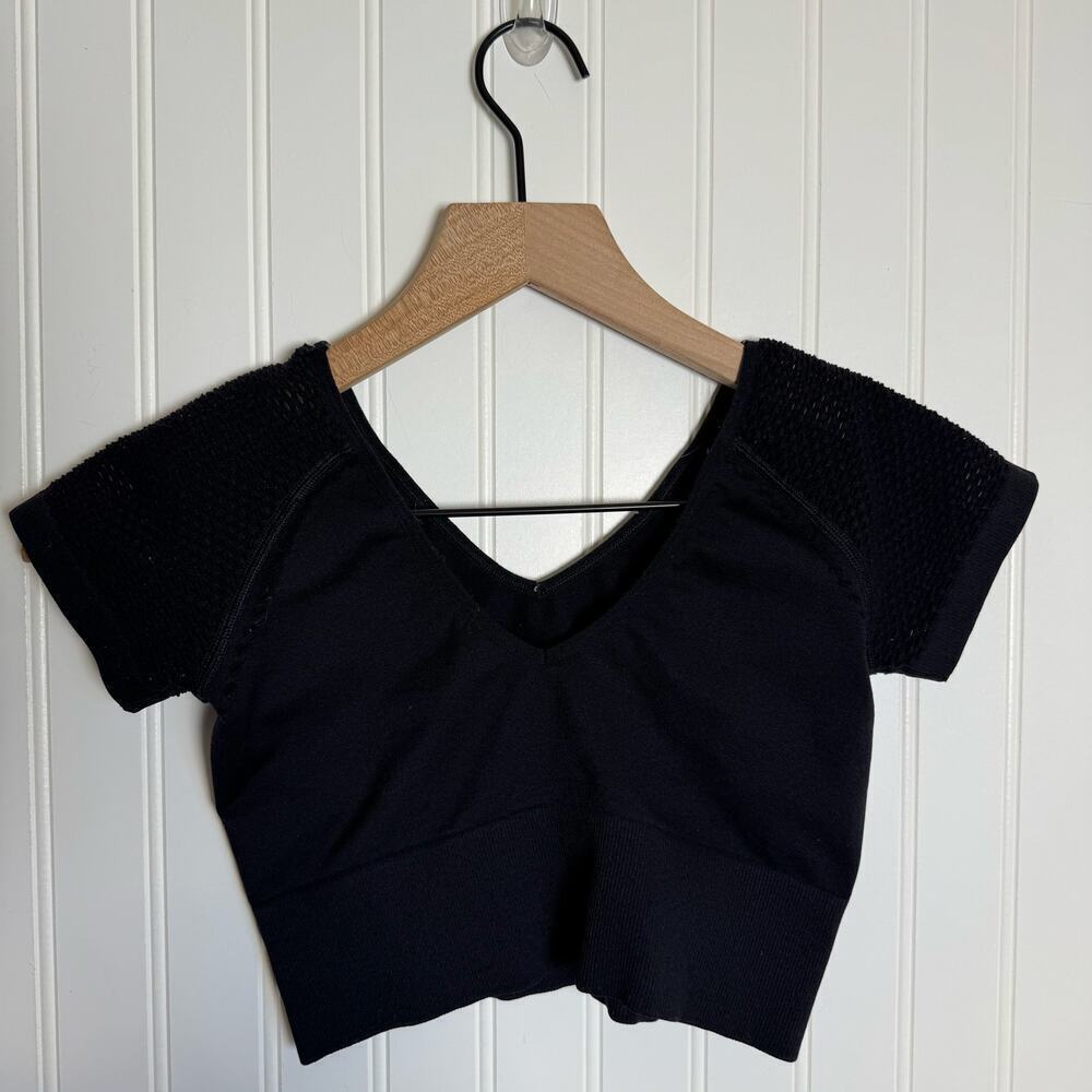 Offline by Aerie Seamless Cropped Athletic Top Black Women’s Size XS - Picture 2 of 8